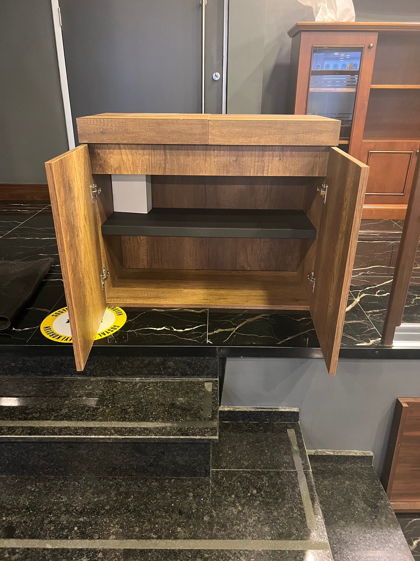 Heating cabinet